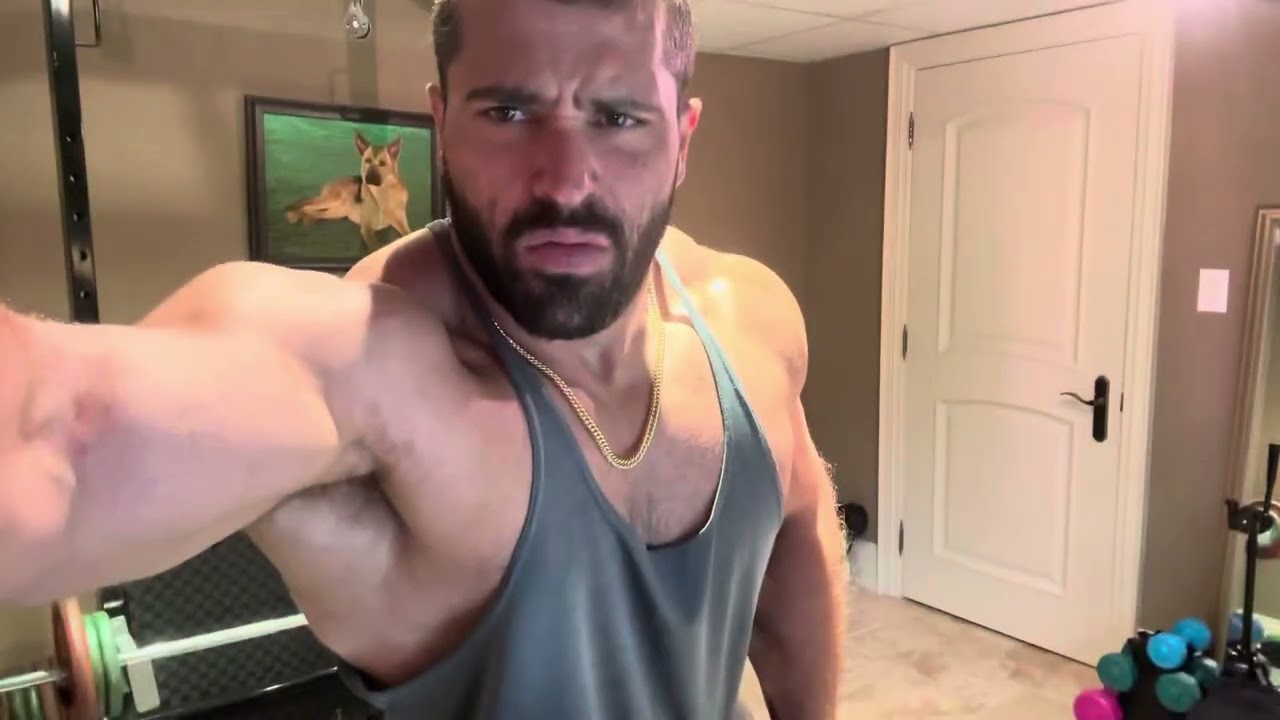 Hot flexing muscle god opening presents. Muscle worship god flexing. Come see me flexing