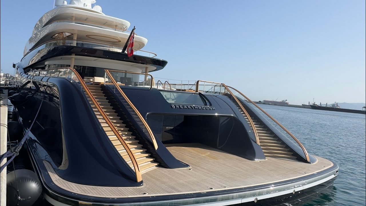 Bill Gates&rsquo;  Mega yacht! 🌊🛳️ president@agent4stars.com