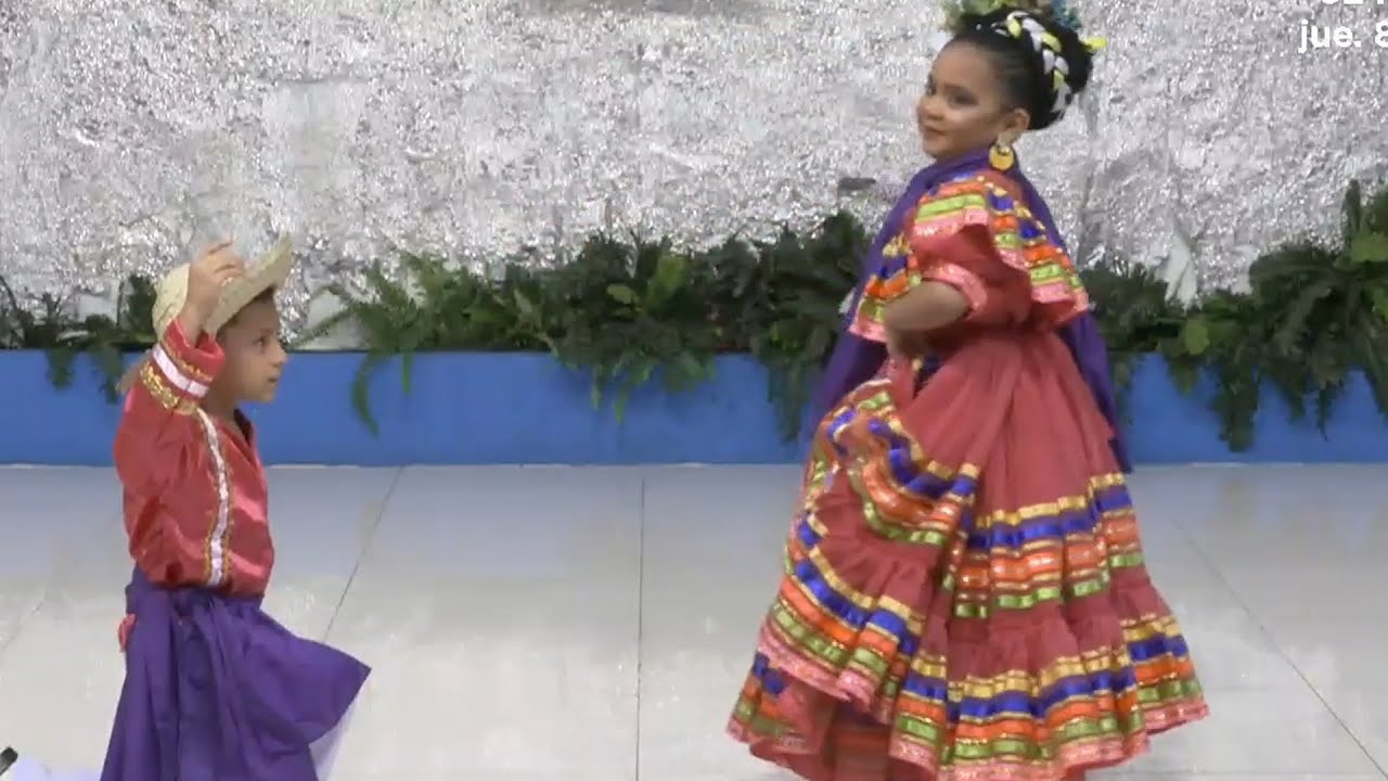 Agrupaci&oacute;n folcl&oacute;rica Zenzontle