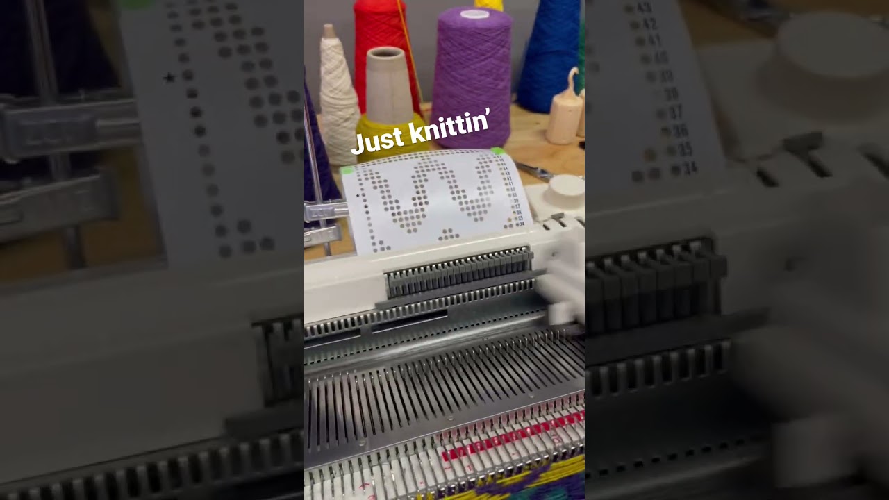 Knitting fairisle with a punchcard