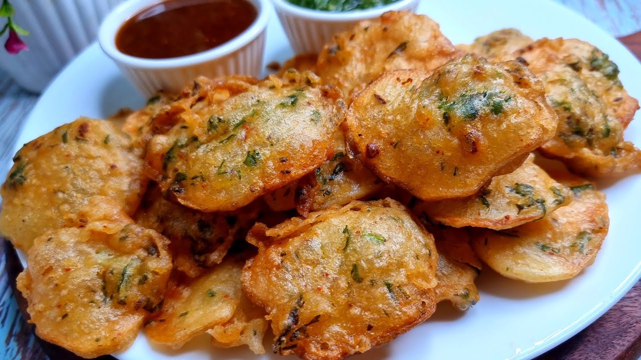 🔥 Crispy Aloo Pakode With Kadak Chai Recipe 🔥