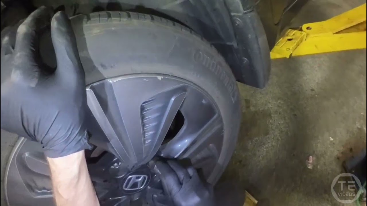 Honda Civic Tire Rotation foryabud.com 🛞👀👌 #honda #civic #rotation #baldtires #pov