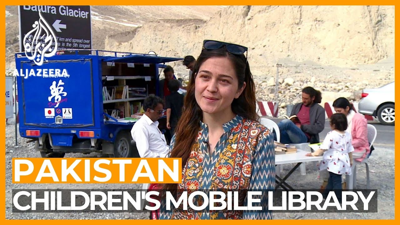 Mobile library reaches Pakistan's children in remote villages