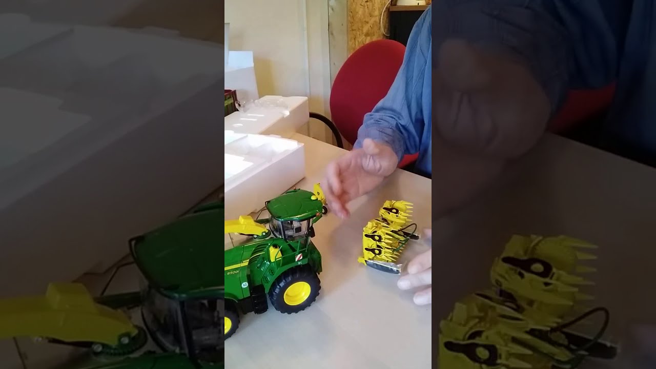 WIKING 77832 - JOHN DEERE VELDHAKSELAAR 8500I 