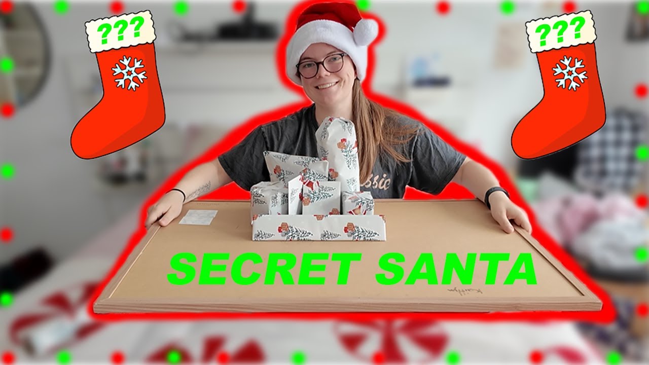 SECRET SANTA GIFTS || stocking stuffers || vlogmas day 8
