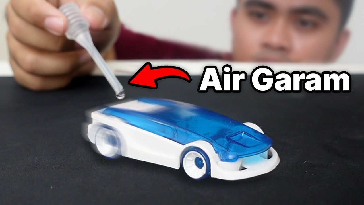 Mobil mainan ini bergerak dengan bahan bakar air. Mari kita buktikan.
