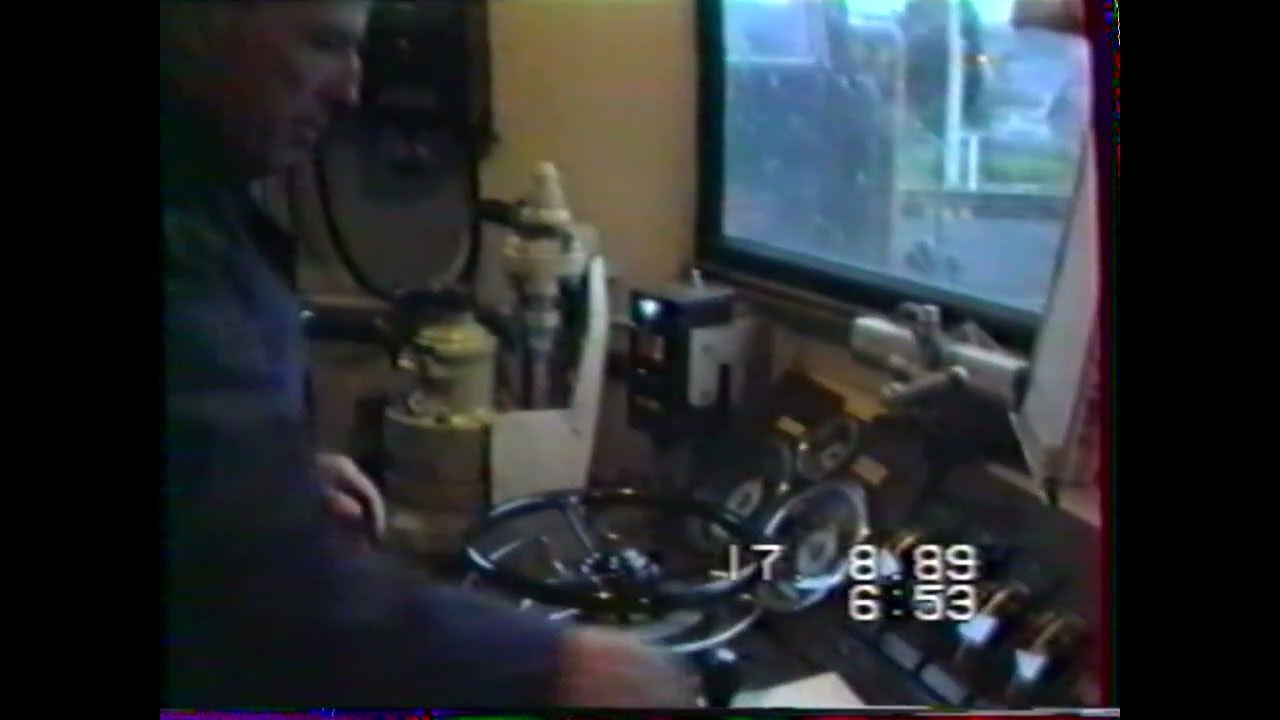 EN CABINE DE LA BB 9518 SUR LA LIGNE DES CAUSSES AVEC MON AMI JEAN CLAUDE CONDUCTEUR DE ROUTE.