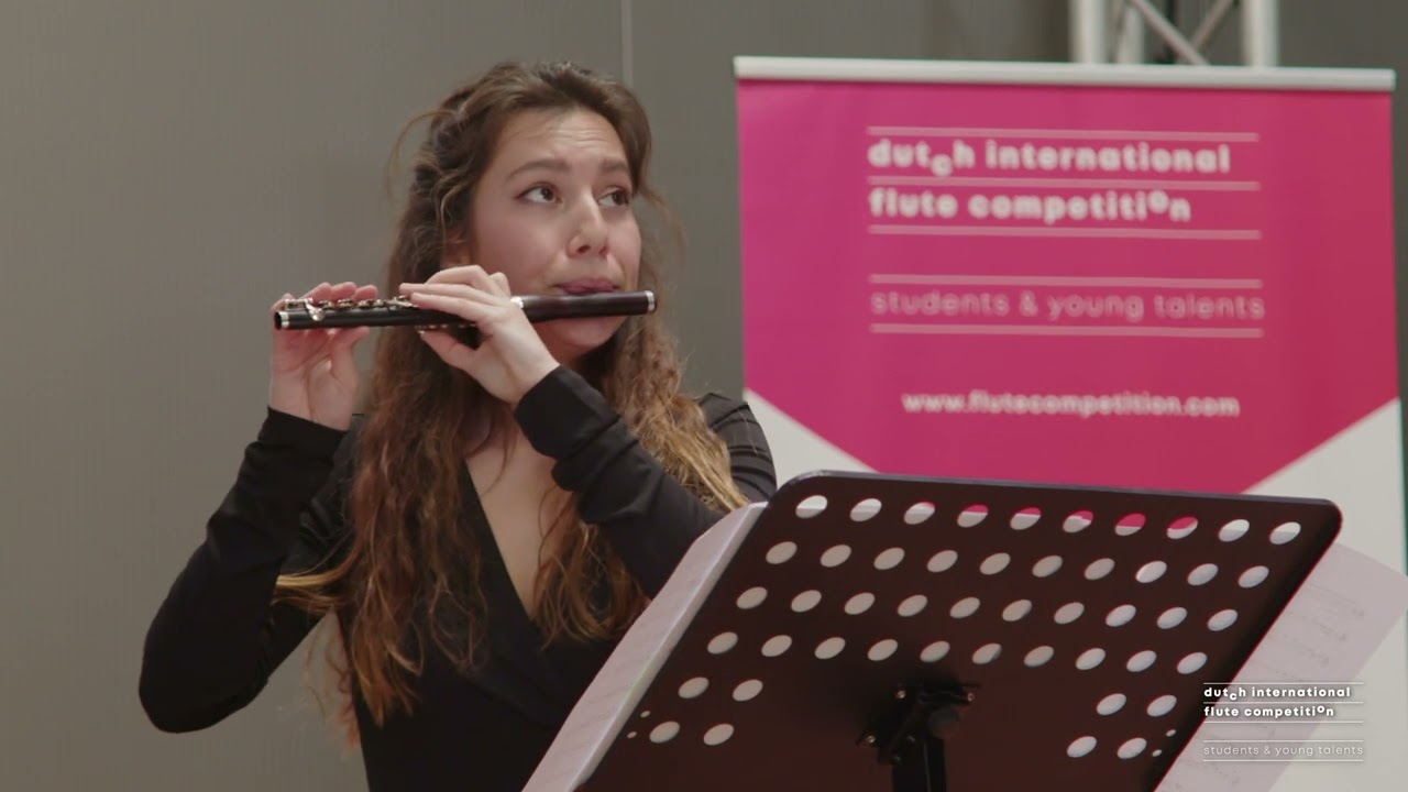 Ana Mondéjar Amat plays J.  Huylebroeck: Kay El'leM