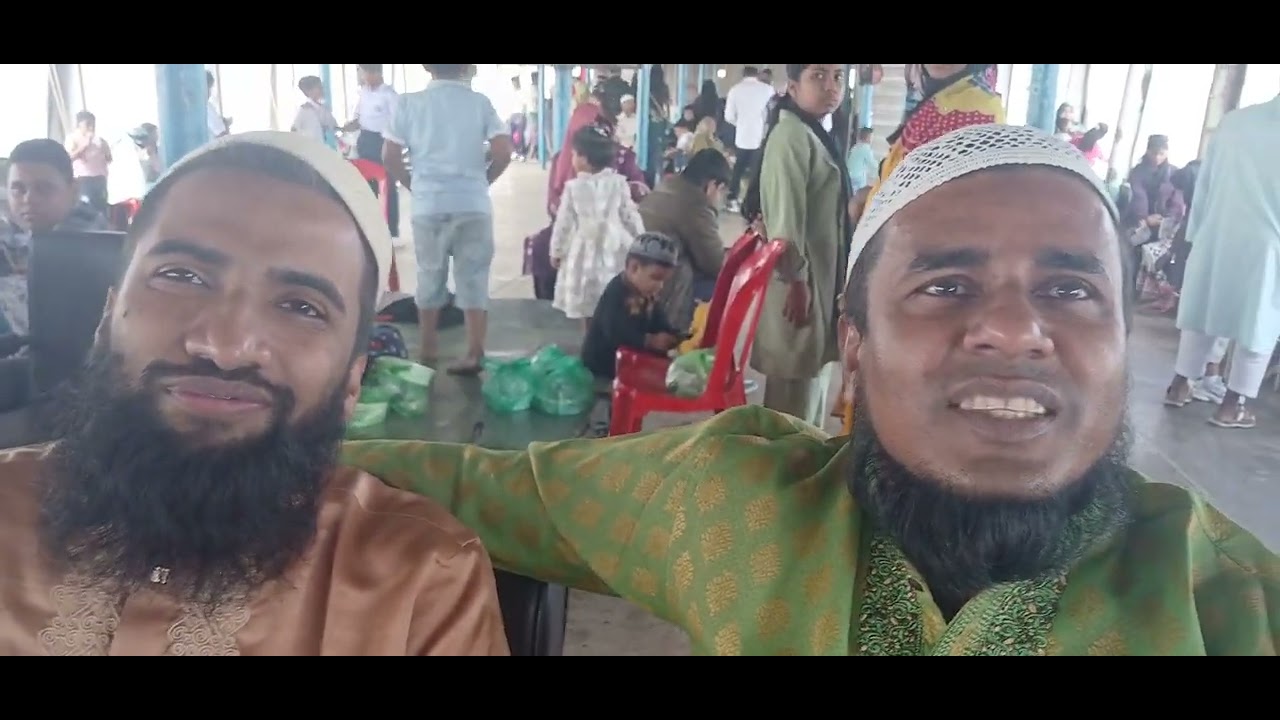 নদী পথে গোল্ডেন স্টার পার্ক,নরসিংদী, লঞ্চের ভিতরে ও বাহিরের দৃশ্য। 