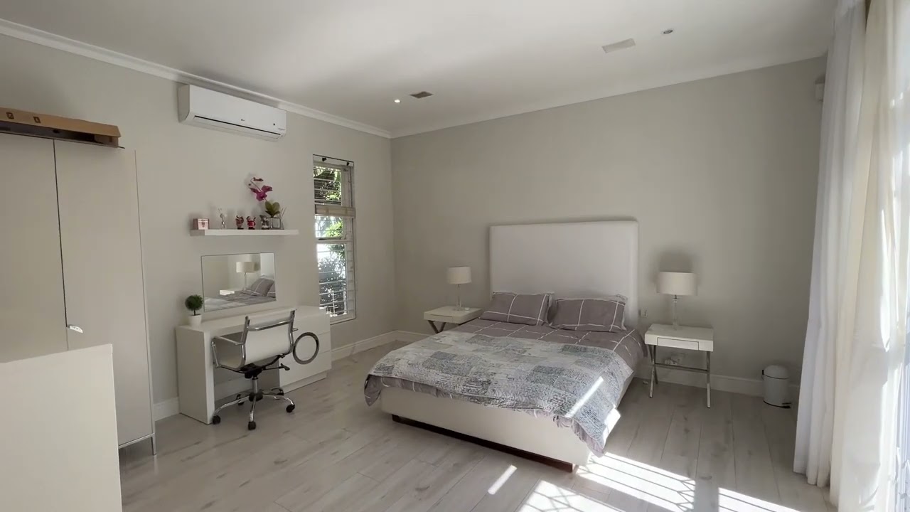 The Luxury of Sunset Beach - Cape Town Property