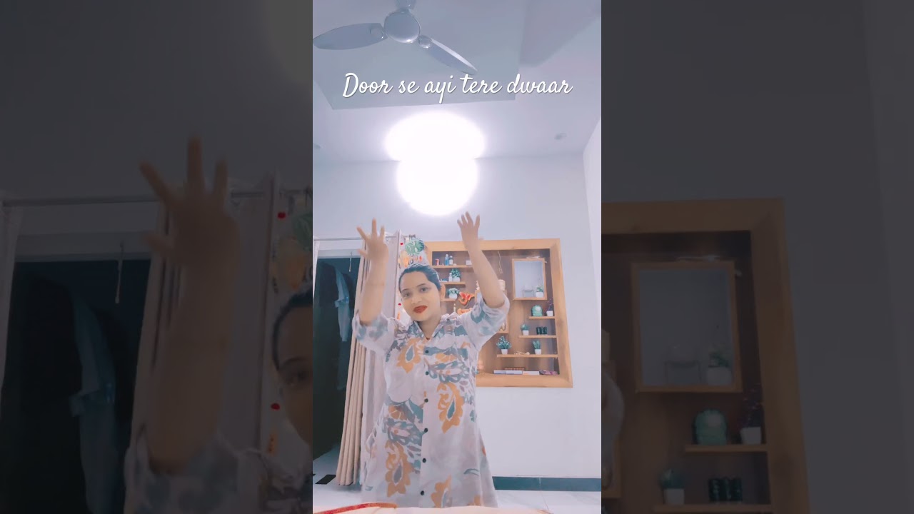 Door se ayi #bhakti #love #radhekrishnabhaktisangam #radhekrishnakridhe #ytshorts #yt #radheradhe