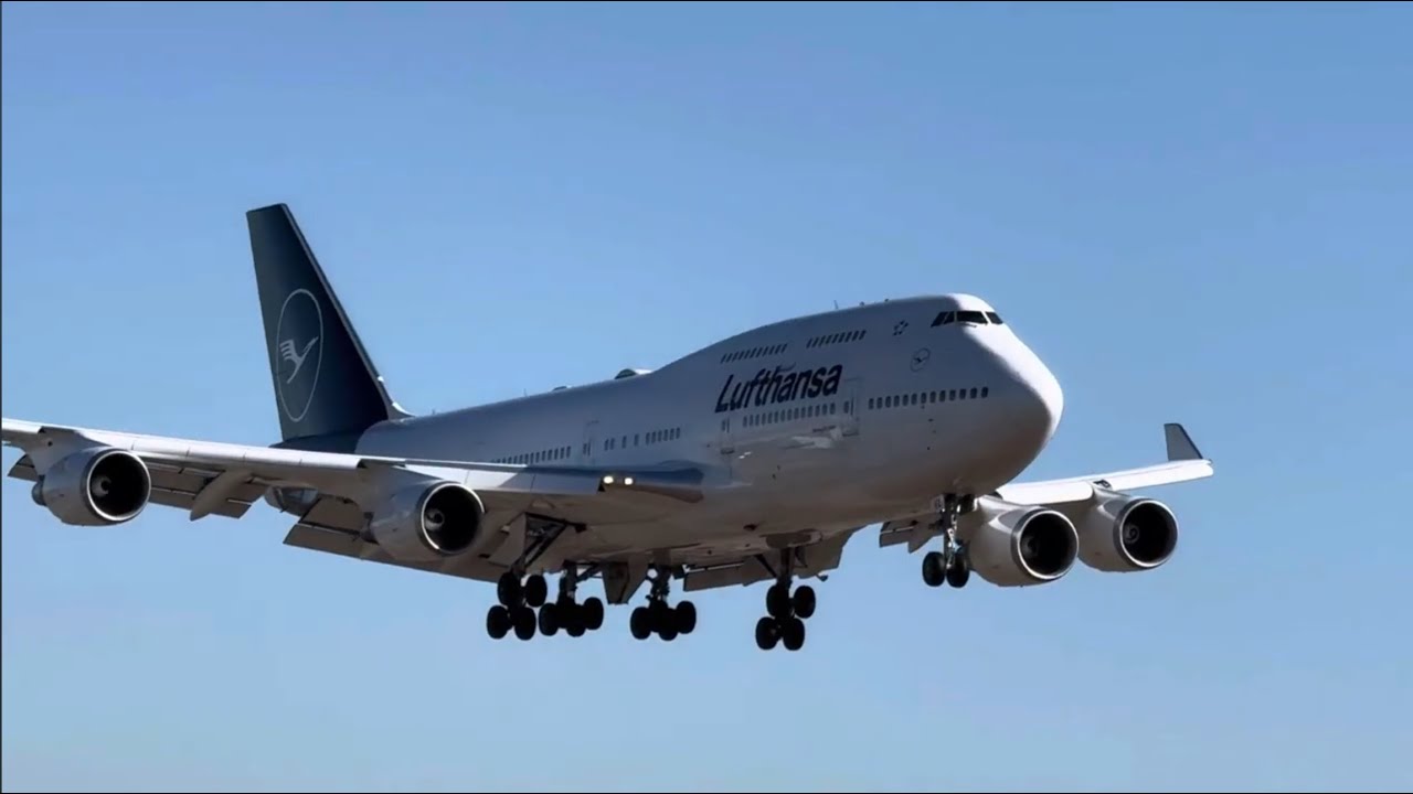 Lufthansa Boeing 747 approaching Los Angeles International Airport
