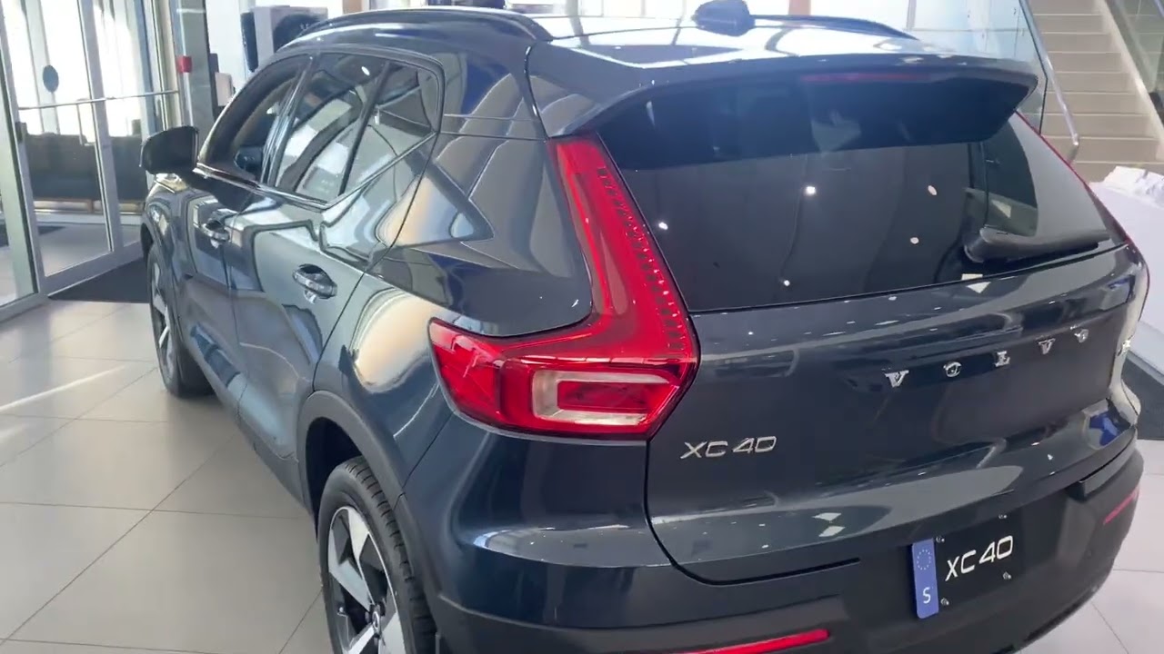 2026 XC40 Denim Blue w/Blonde interior