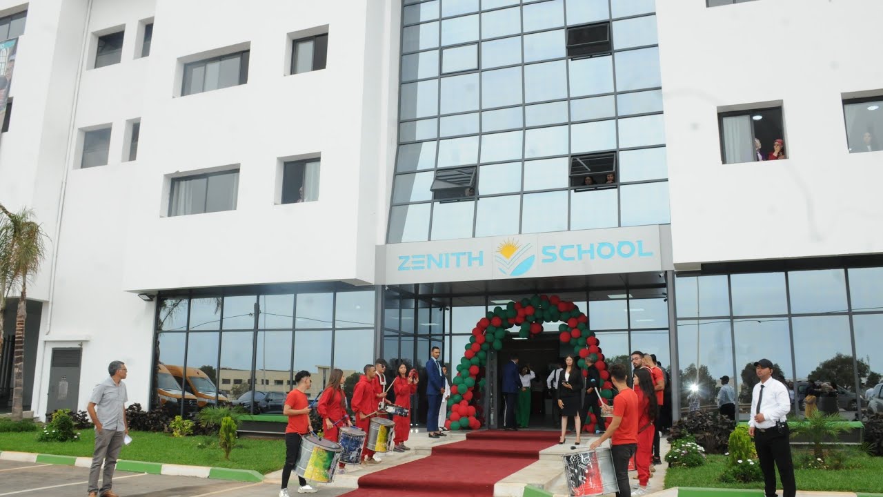 حفل إفتتاح الصرح التعليمي ZÉNITH SCHOOL بعين عتيق بحضور وازن للأباء وفنانين وسياسيين.