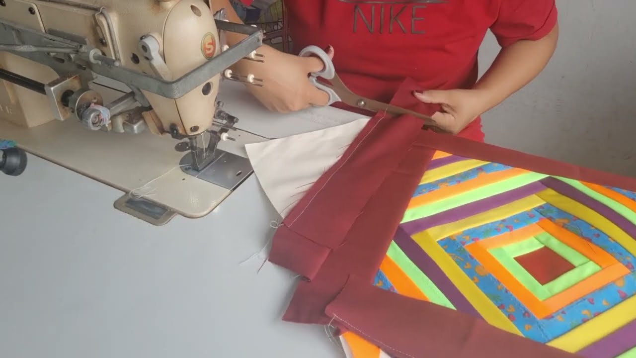 TAPETE DE TIRAS MISTURADAS. ESSE FICOU UM LUXO