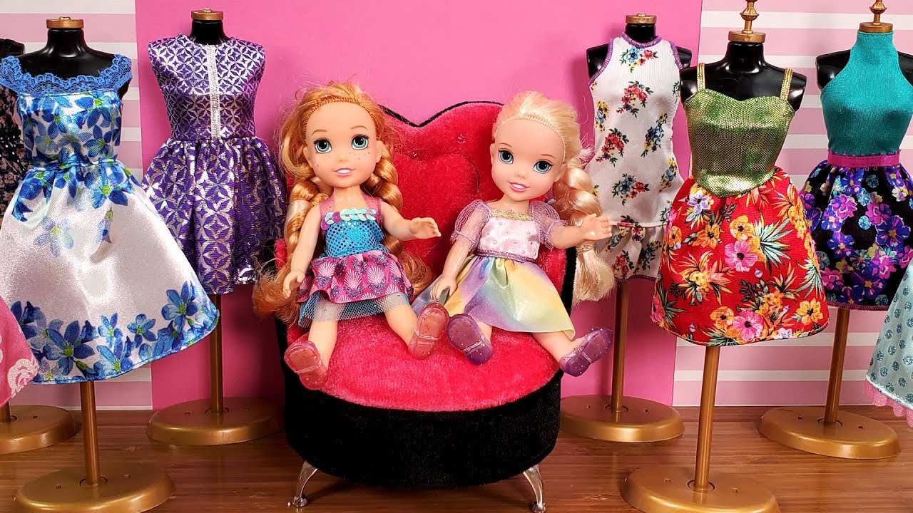 Mall ! Elsa and Anna toddlers go shopping