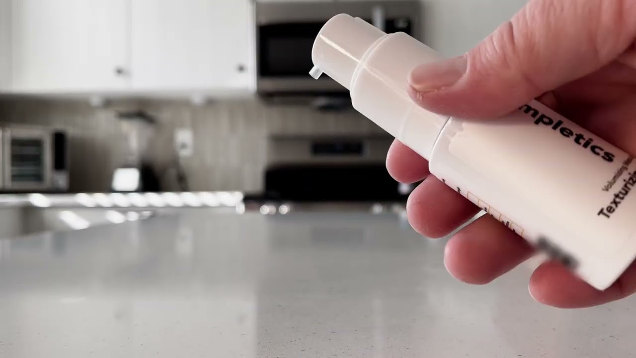 Does This Texturizing Powder Make Your Hair Feel Greasy?