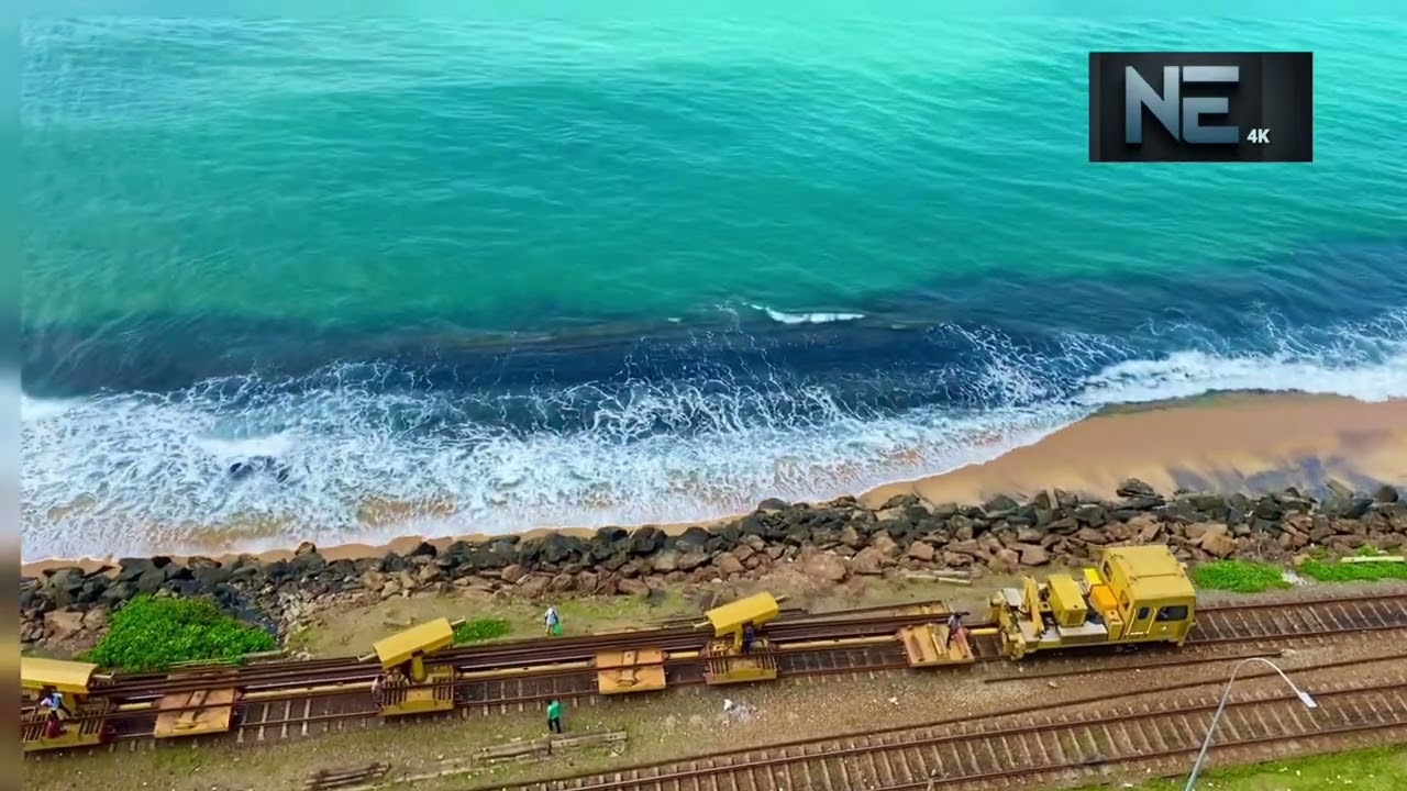 𝒃𝒆𝒂𝒖𝒕𝒊𝒇𝒖𝒍 𝒗𝒊𝒆𝒘 𝒑𝒐𝒊𝒏𝒕 𝒊𝒏 𝒕𝒉𝒆 𝒆𝒗𝒆𝒏𝒊𝒏𝒈🚧🚨📍 #train #railwayinfrastructure #travel #beach #railway 