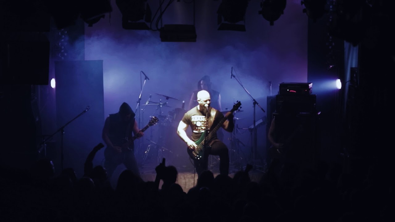 Horn - &Uuml;berall und &uuml;ber allem (live)