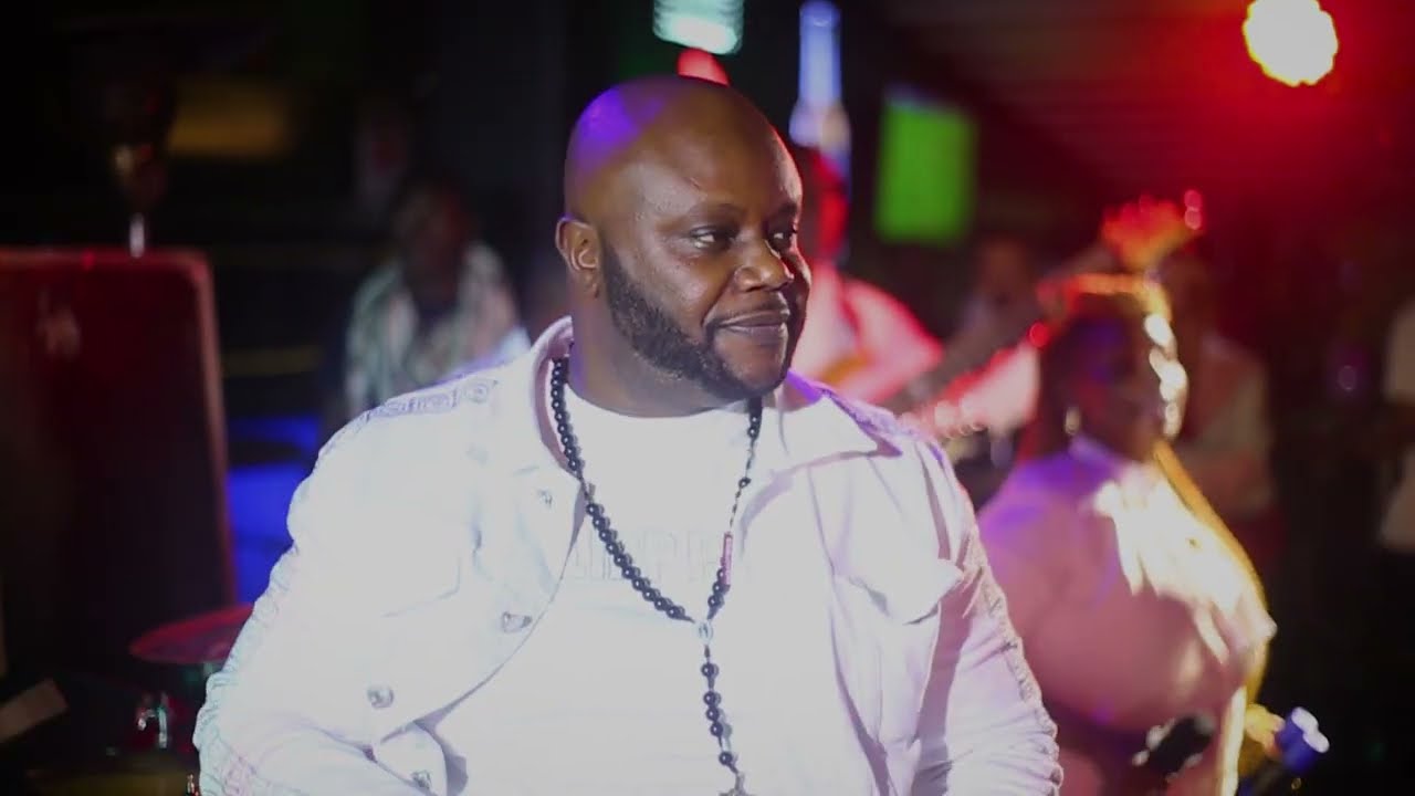 kidum and The boda boda band Mapenzi live@Brewbistro
