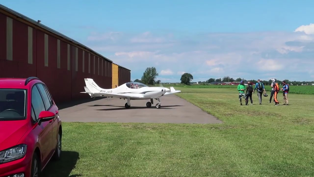Dynamic WT9 RG constant speed takeoff & low pass at ESTT | PIC Elias Sj&ouml;lander