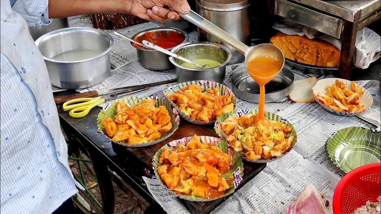 Famous Bread Pakoda Chaat Of Rajkot | Gujarati Style Pakora Chaat | Indian Street Food