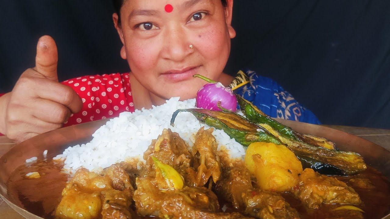 👍🏻খাসির মাংসের লাল ঝোল ভাত বেগুন ভাজা। 🔥