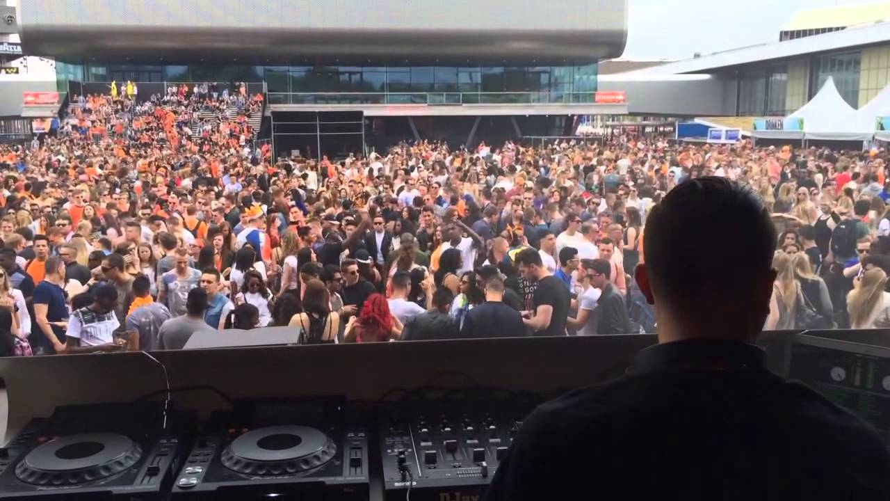 Brenmar live at Yours Truly stage, Kingsland.  Amsterdam 2014
