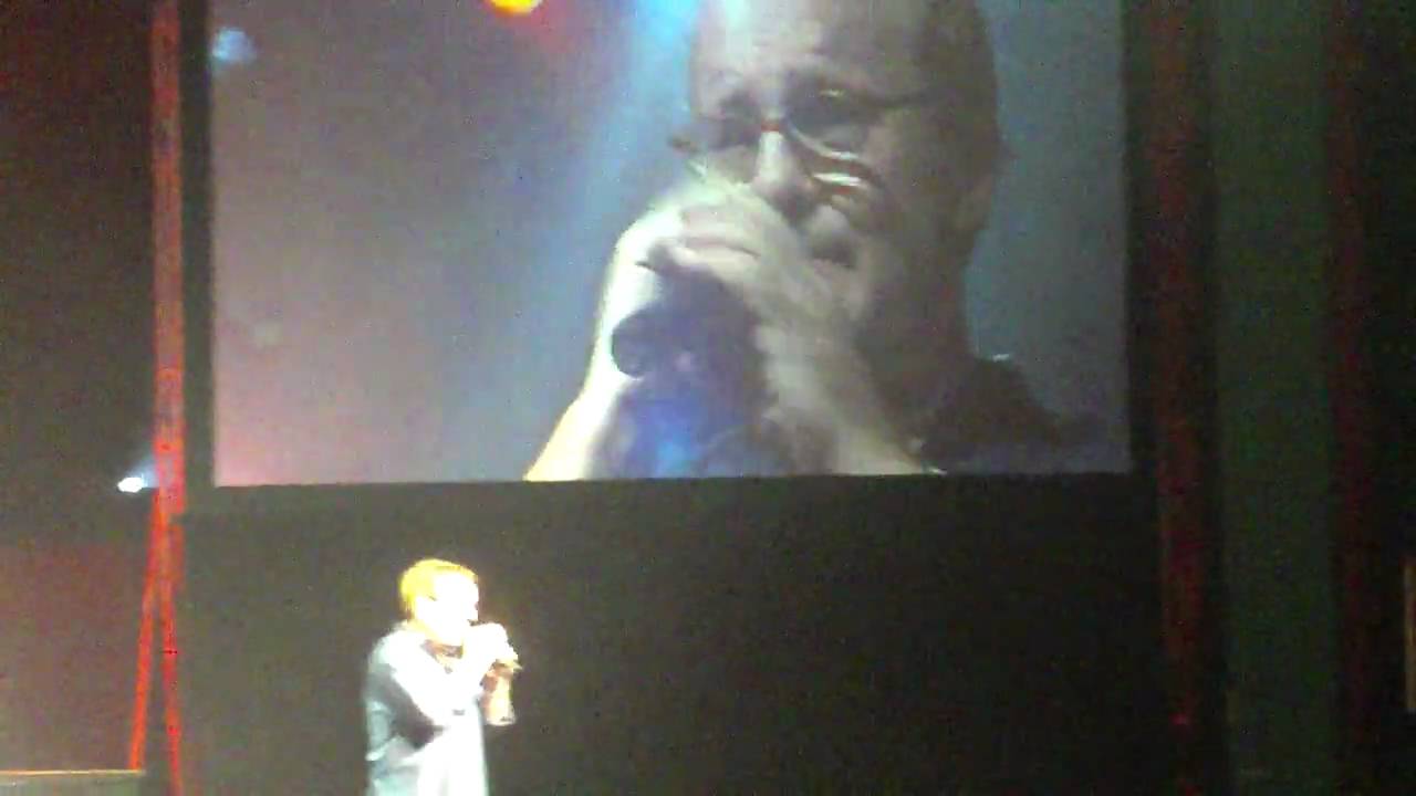 Mark Lowry trying to sing a song.....but!