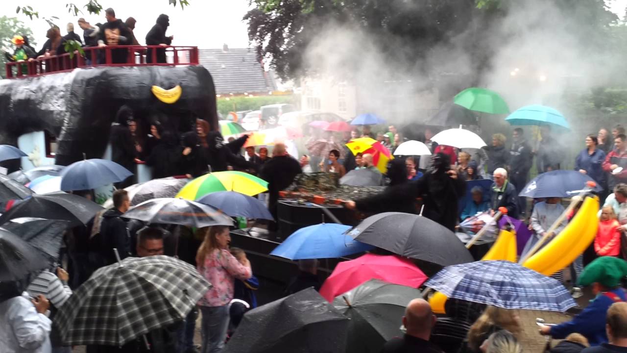 Dorpsfeest oosternijkerk 2016  deel1