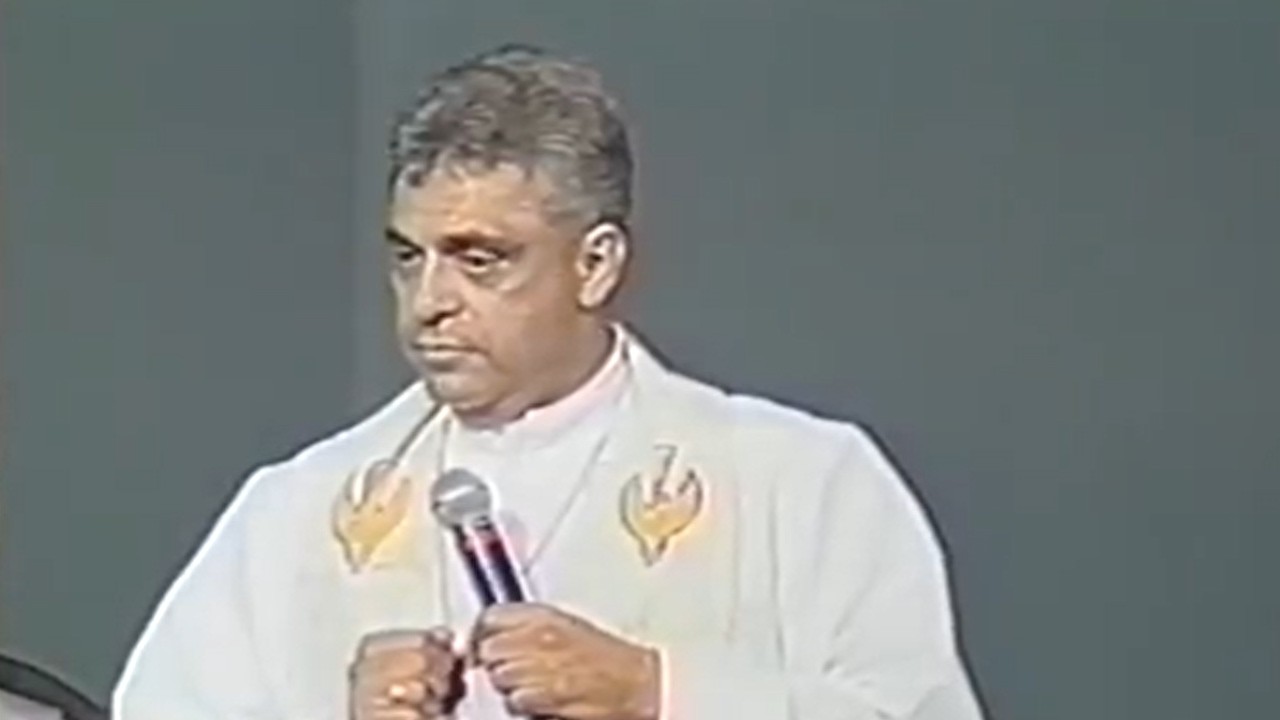 Curar o Templo de Deus | Padre Léo | TV Canção Nova (09/11/2001)