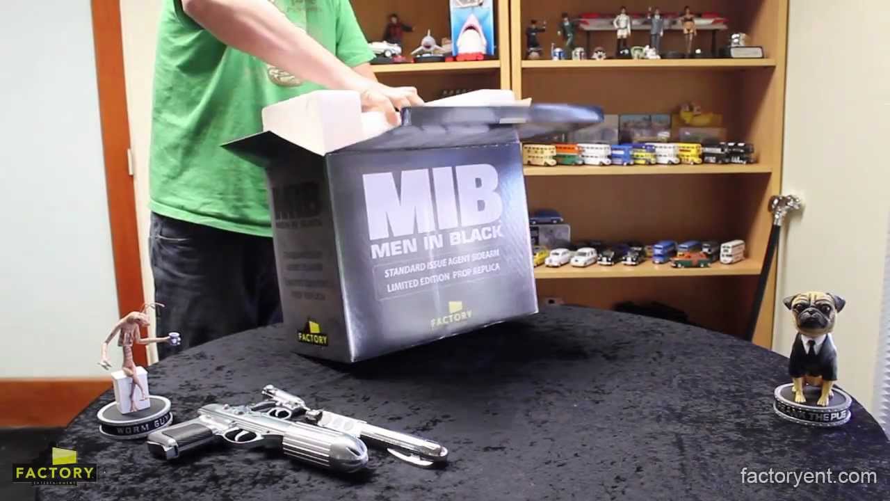 Factory Entertainment - Men In Black Standard Issue Agent Sidearm J2 Prop Replica Unboxing