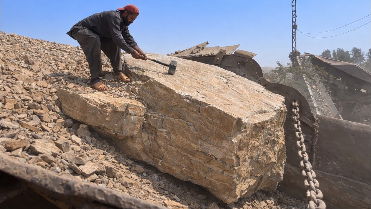 🔥“HEAVY BOULDERS CRUSHING Moments Caught on Camera! (MOST INTENSE DRAMA EVER!)”