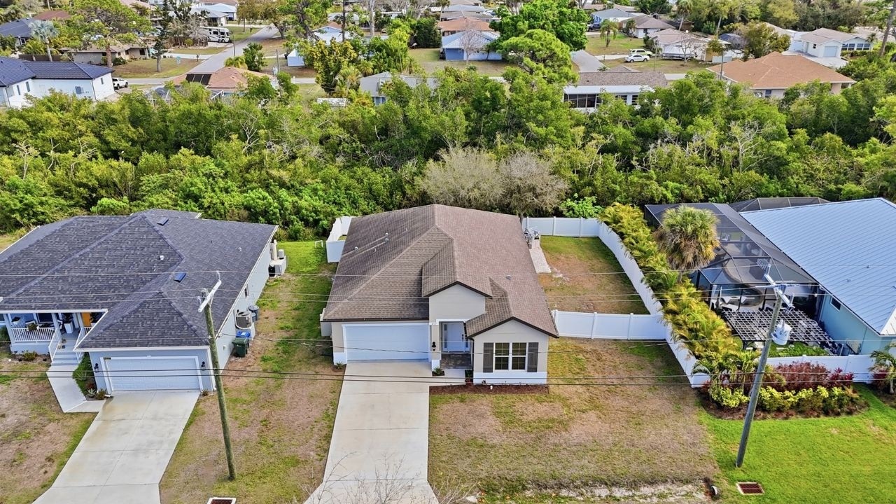 Venice Florida Home Tour | 3 Bedroom Home Near Manasota Key Beach | 4437 Meridian Rd