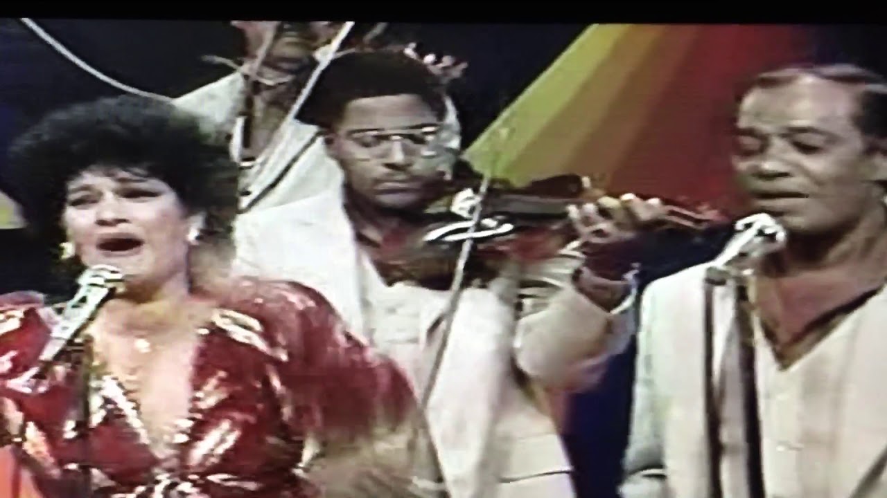 René Lorente con la Orquesta Aragón 1986, “Déjala que siga Andando”.