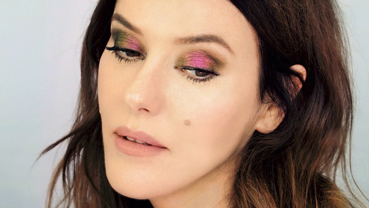 Chameleon Eye Make-up Look Using Just One Pigment