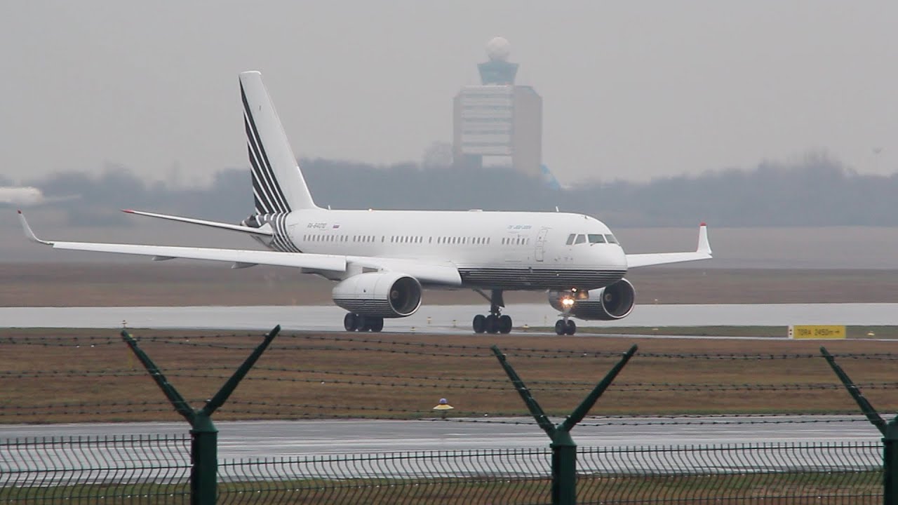 Tupolev Tu-204 (RA-64010) landing at Ferihegy
