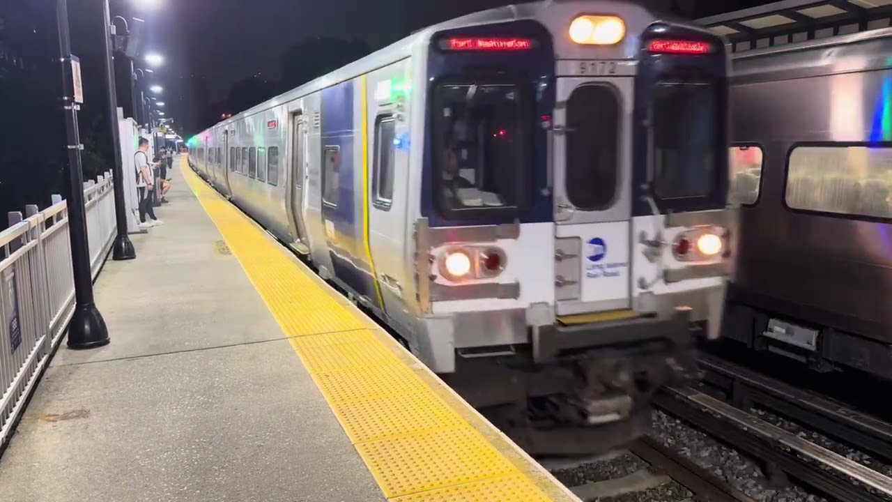 LIRR Port Washington Branch: A Meet at Flushing- Main Street 
