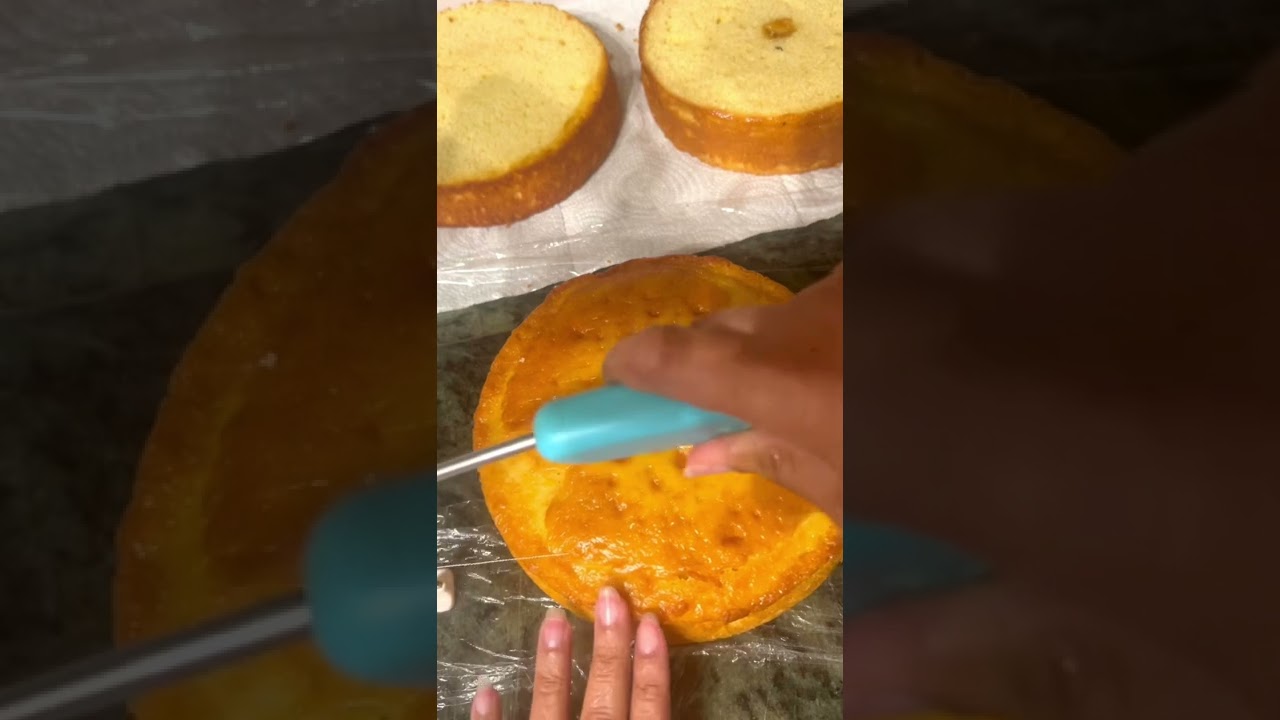 Leveling Cakes With Cake Leveler