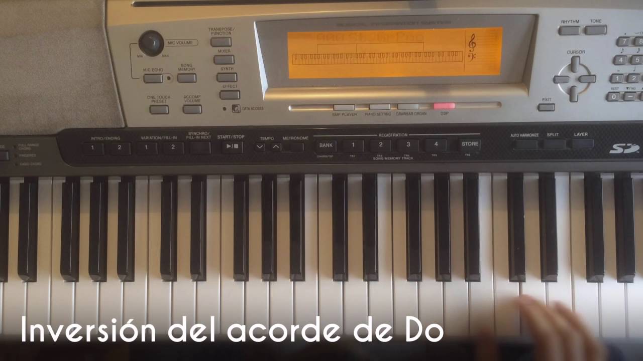 Inversión acorde de do piano teclado abierto y cerrado