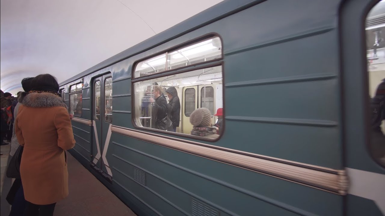 Russia, Moscow, 2X metro ride from Турге́невская to Третьяко́вская