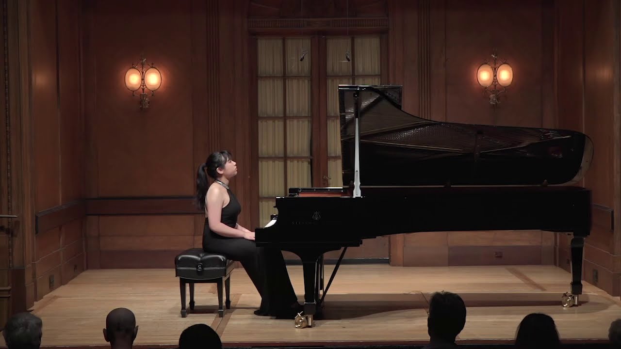 Wei Luo performs Tchaikovsky Dumka