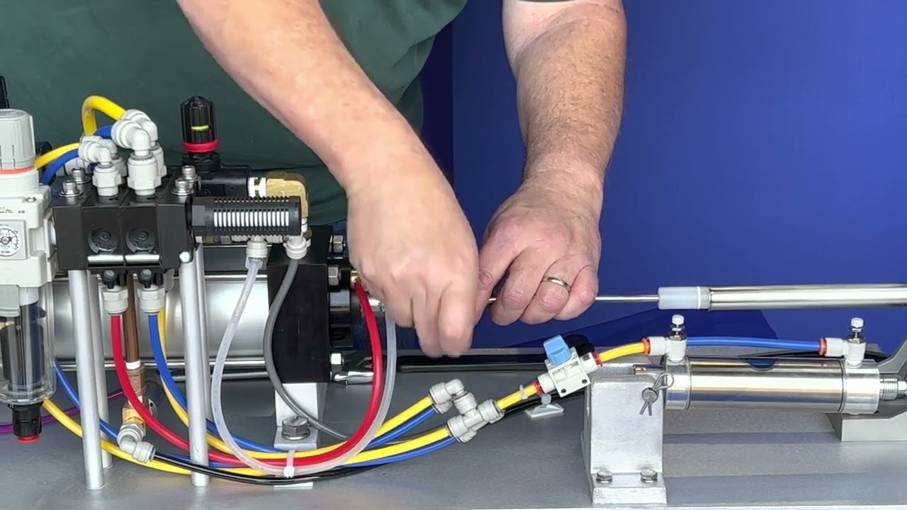 Simplex Model AAS-100 volumetric piston filler