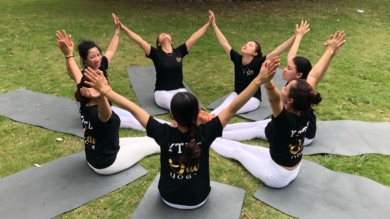 30 Minutes/ Beginner partner yoga / Master Ajay/ Master Rudra / Jai yoga