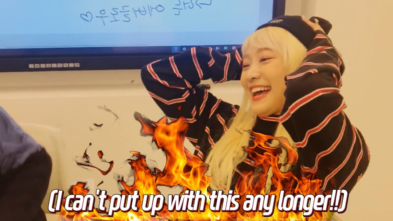 EVERGLOW Poor at Aegyo (acting cute)