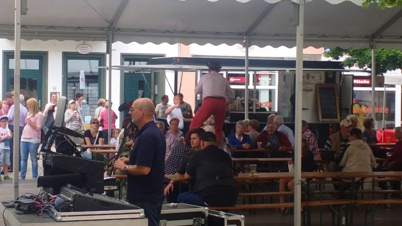 Günni in der Breiten Straße (der singende Spreewaldwirt ) Lübben