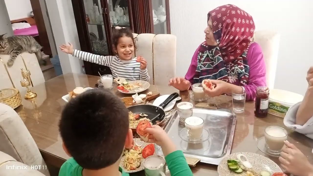 بااتو حذايا أحفااديي واكيد لازم نفز الصباح ونعمل أحسن فطور صباح يحبووه