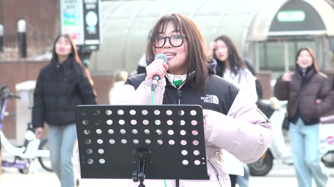 박정현 - 꿈에 in dreams cover - JMT 신촌 버스킹 -  중3미성년자 신촌서 버스킹 .