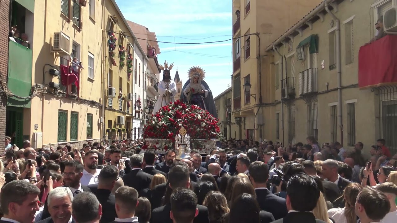 IMPRESIONANTE TRASLADO CAUTIVO Y TRINIDAD EN CALLE TRINIDAD Y ENCIERRO 2023