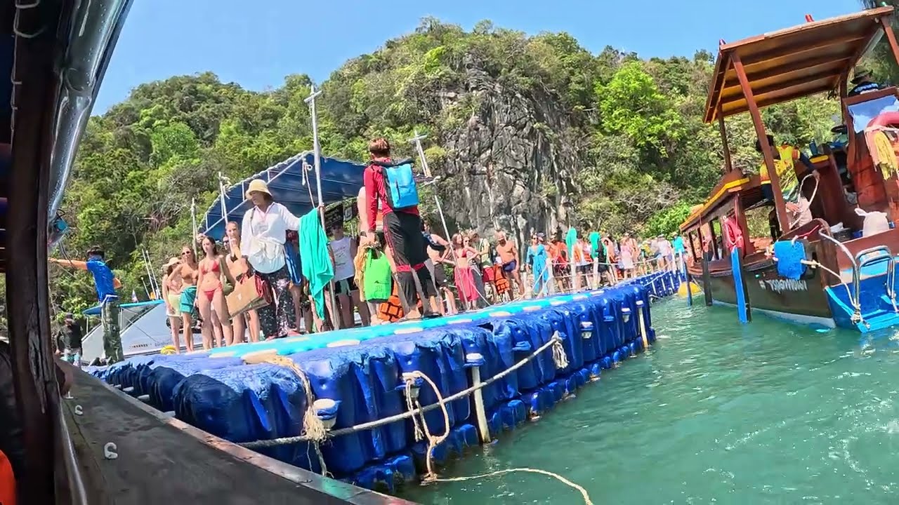 Hong Islands,  Than Bok Khorani National Park,  a stunning destination in Krabi, Thailand   GX011319